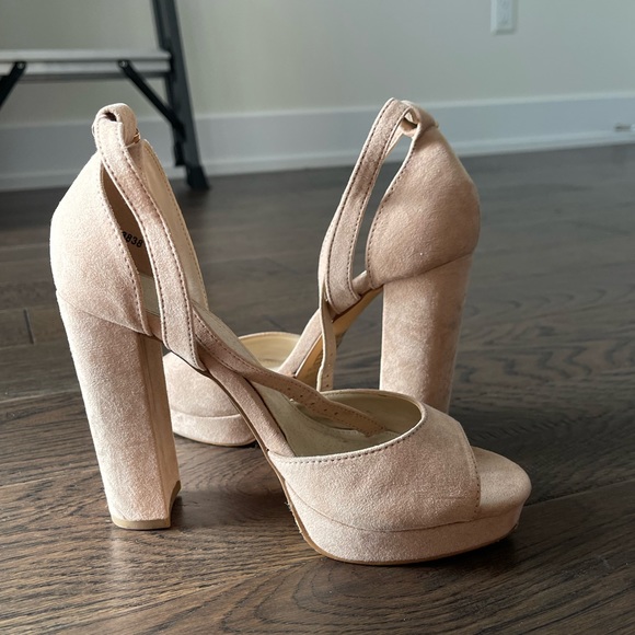Forever 21 Beige Chunky Heels - Picture 2 of 3